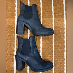 Crown Vintage Black Heeled Leather Ankle Boots Size 8.5M